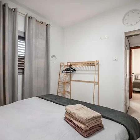 Sea Tower Apartment Hadera Exterior photo