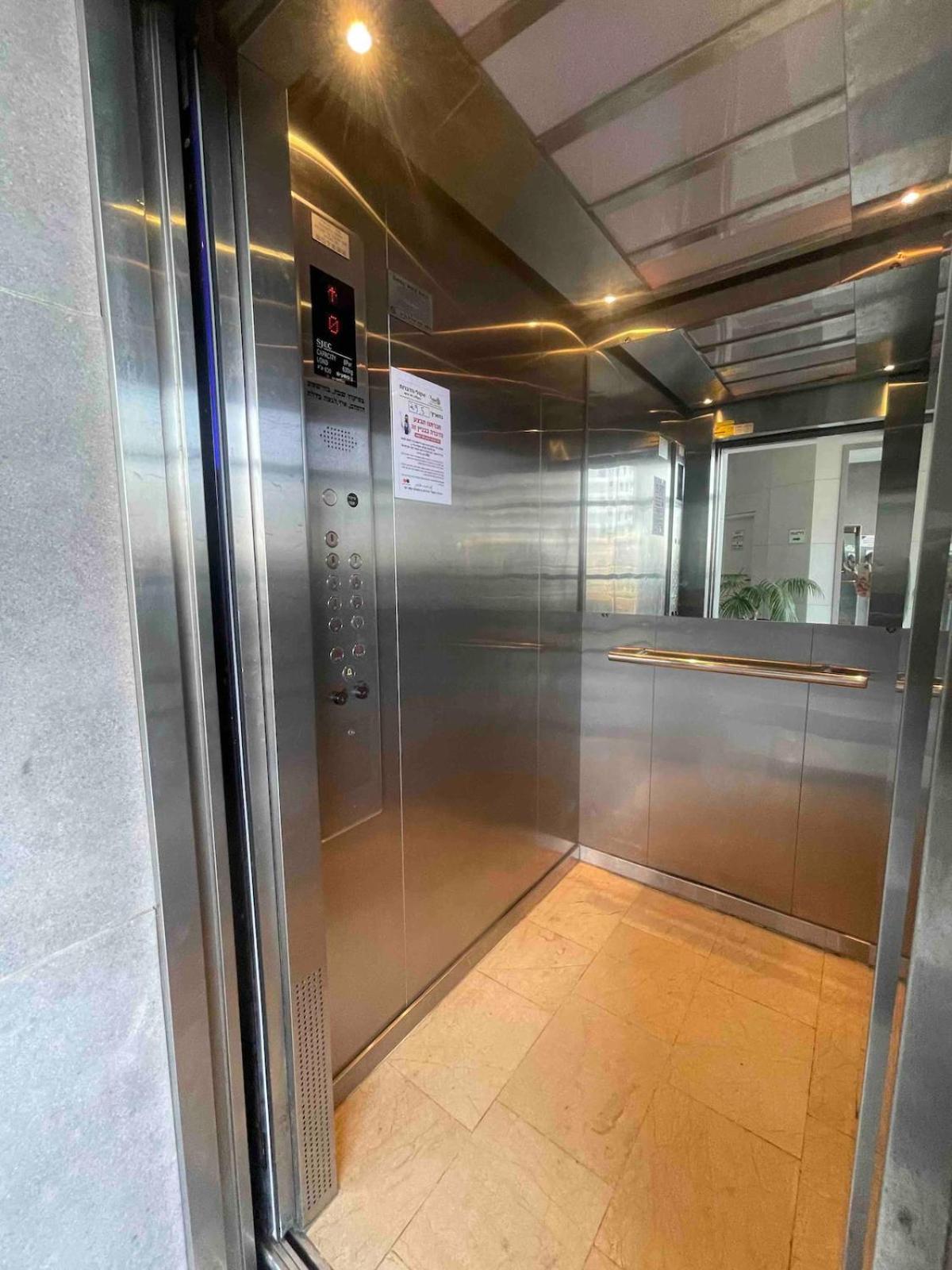 Sea Tower Apartment