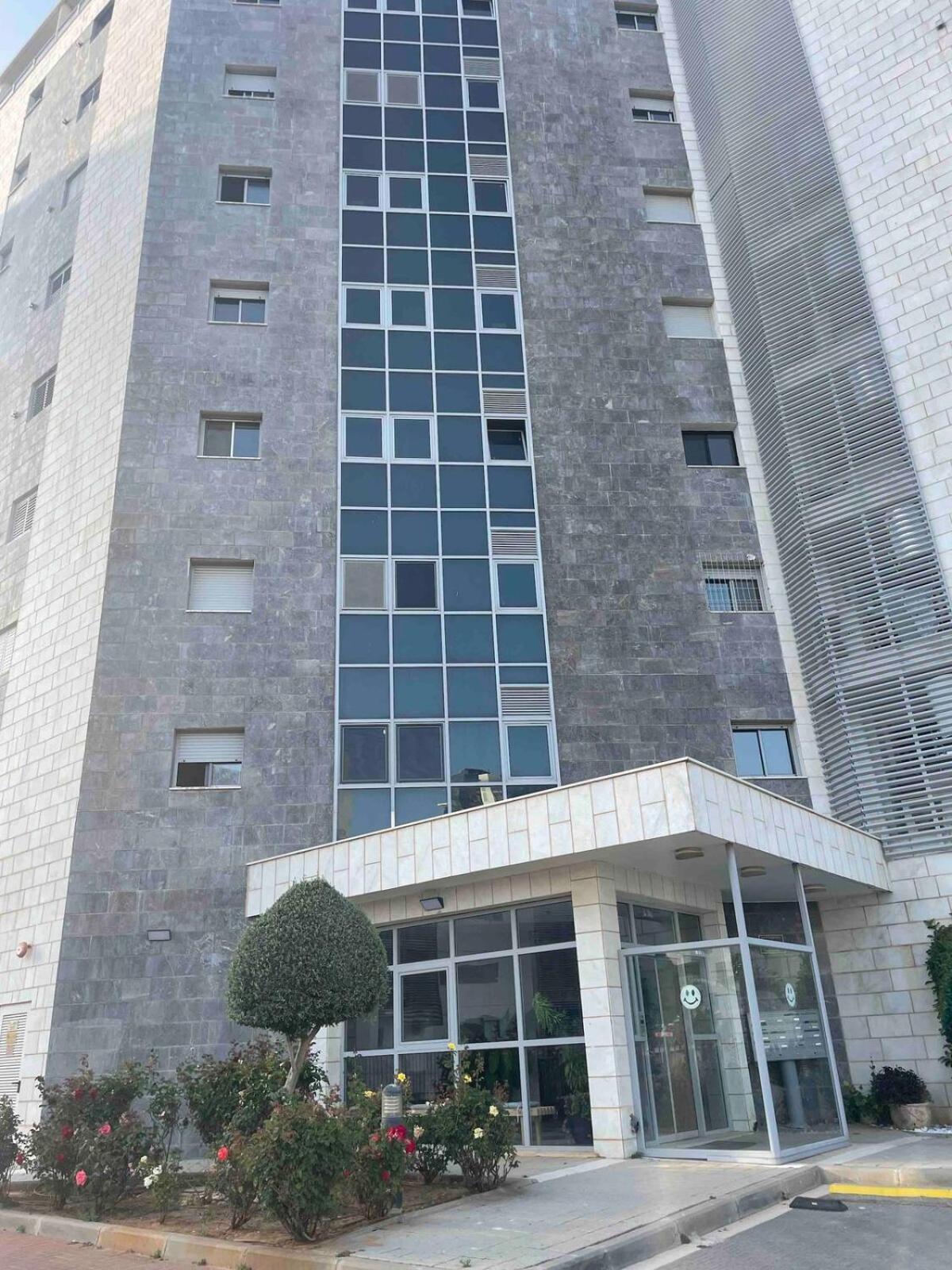 Sea Tower Apartment *