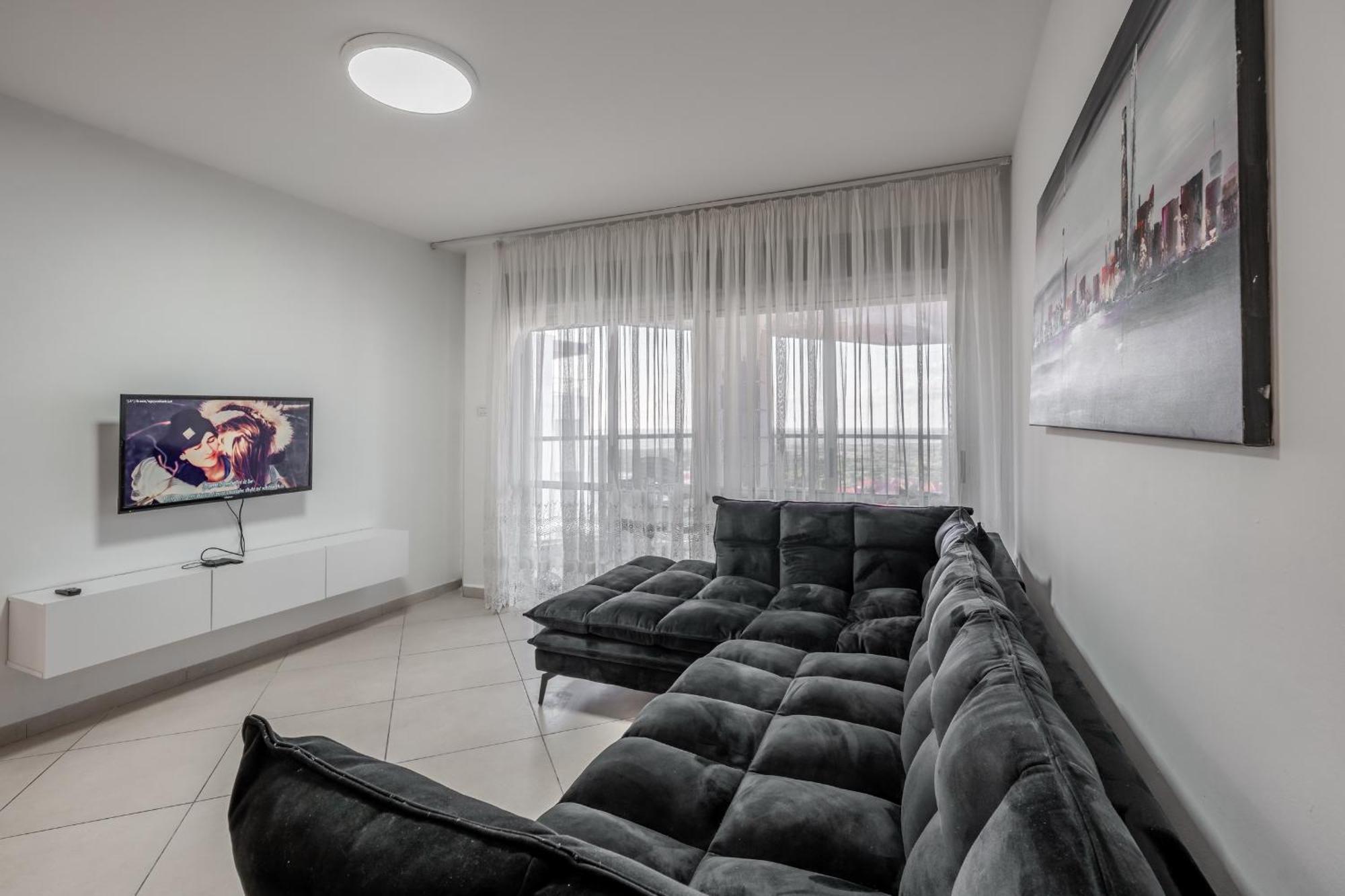 Sea Tower Apartment